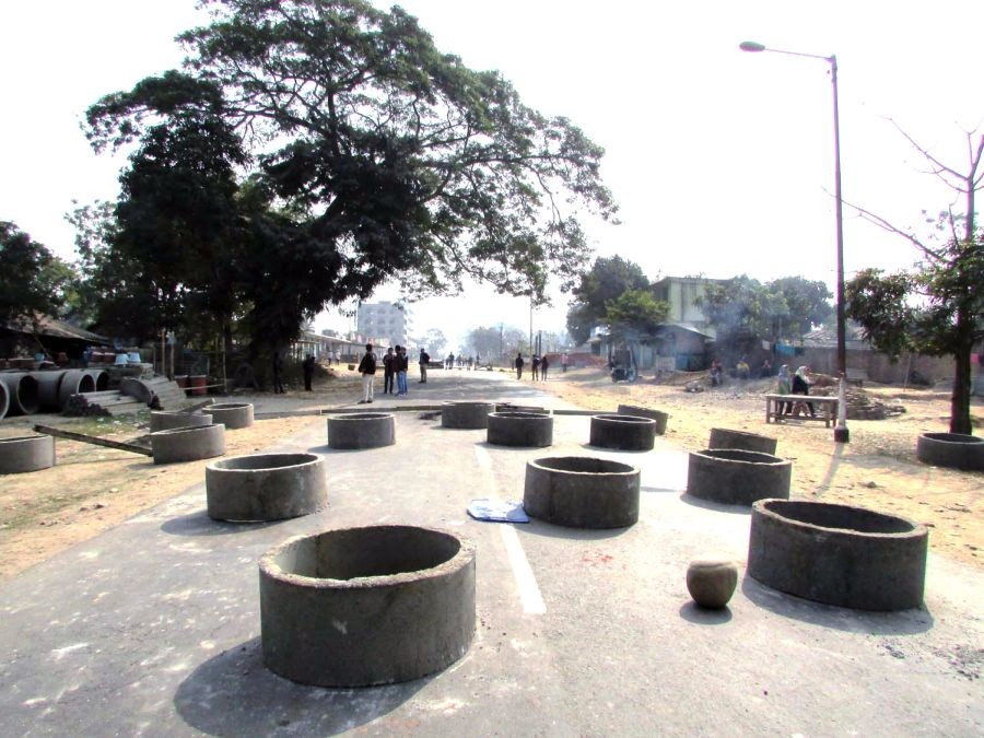 A road being blocked during the protests against the ULB polls with 33 percent women's reservation in 2017. (Morung File Photo)